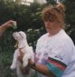 Pia Holgersen med en lille ny hvalp juli 1988